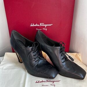 Salvatore Ferragamo Fusadia Bootie Heels Brown Tassels Size 8.5